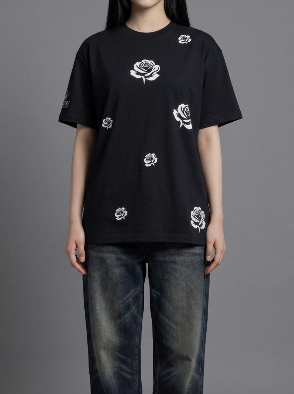 WHITE ROSE BLACK GRAPHIC TEE