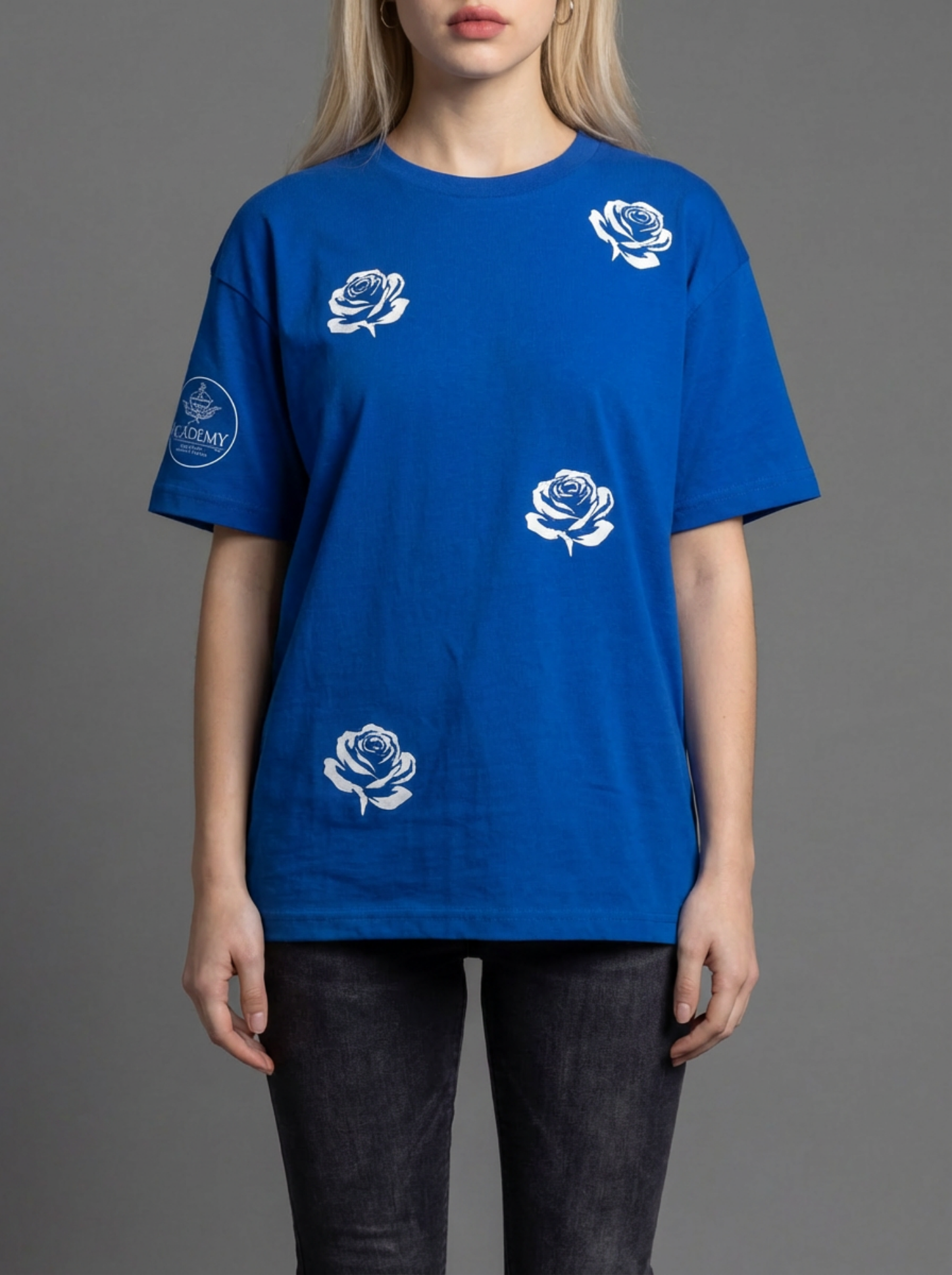 WHITE ROSE BLUE GRAPHIC TEE