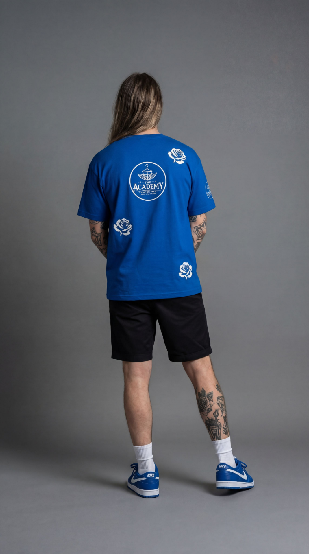 WHITE ROSE BLUE GRAPHIC TEE