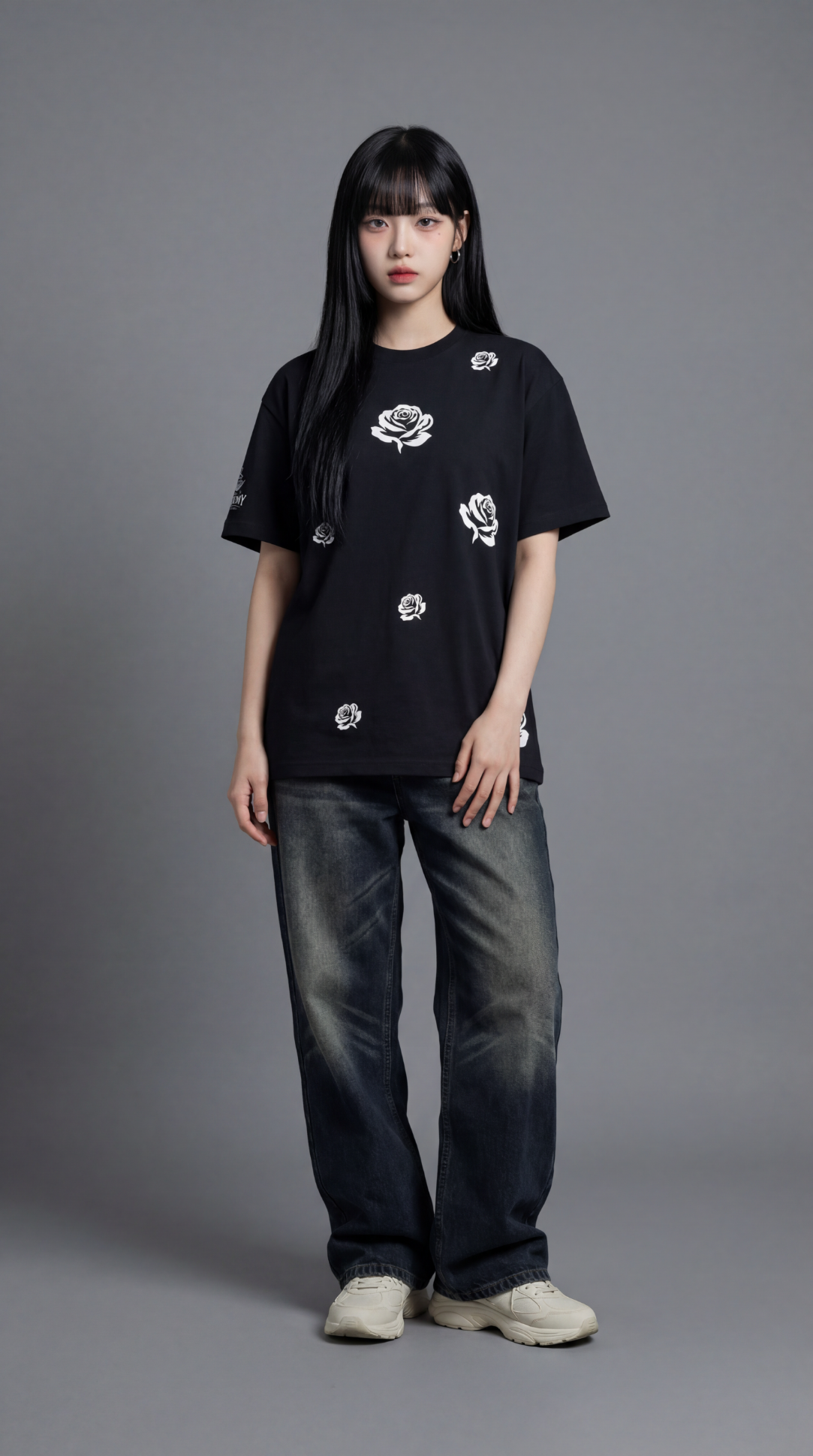 WHITE ROSE BLACK GRAPHIC TEE